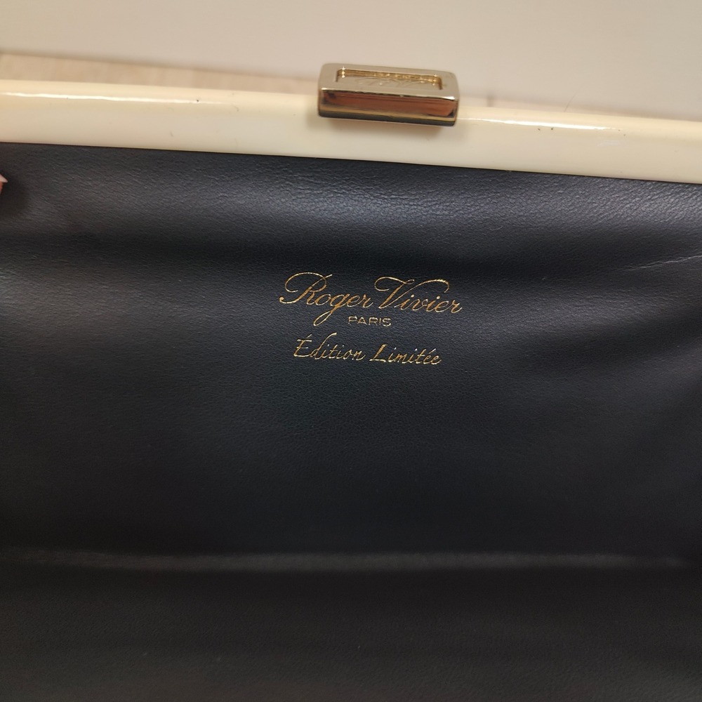 Vintage Roger Vivier Edition Limitee Clutch Women Cream Patent Graphic Eye Pop - Picture 10 of 11